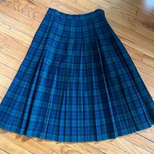 Pendleton | 70’s Pleated Green & Navy tartan plaid midi pleated skirt | size 12